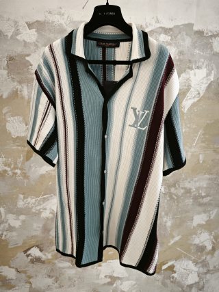 루이비통 2025SS 자수 스트라이프 코튼 니트 703 Louis Vuitton T Shirt