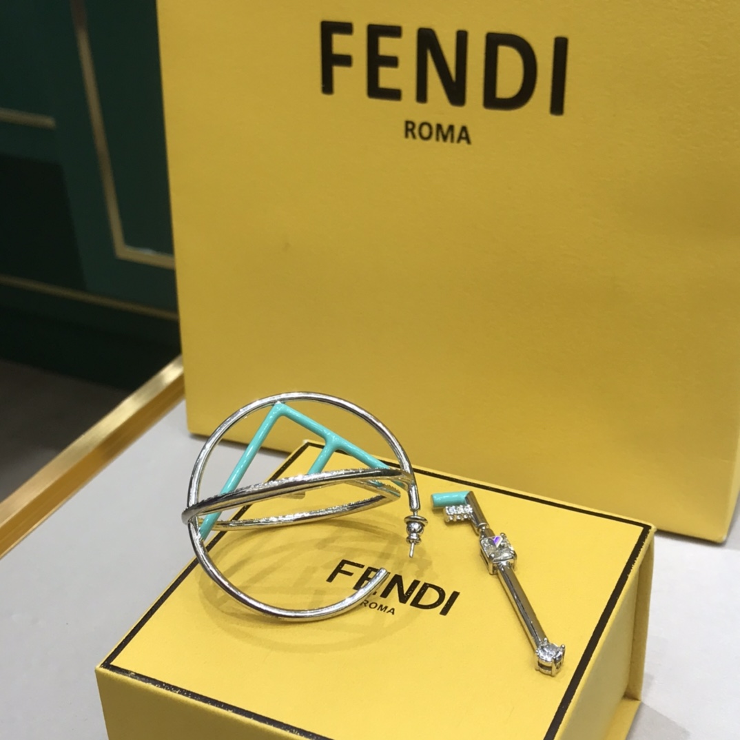 펜디 귀걸이 71429 Fendi Earrings