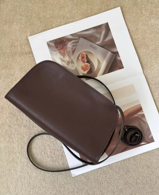 더로우 가방 76136 The Row Bag
