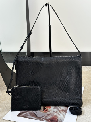 더로우 가방 76235 The Row Bag