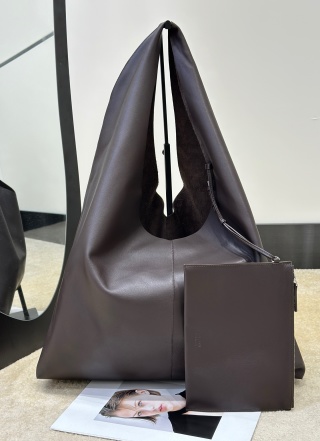 더로우 가방 76240 The Row Bag