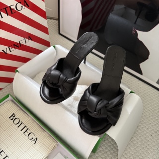 보테가베네타 여성 노트 뮬 80047