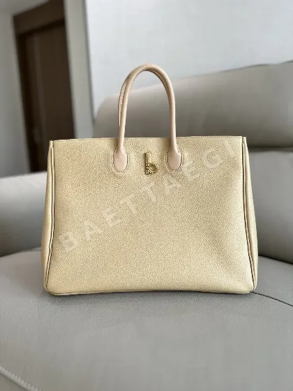버버리 그레인드 카프스킨 토트백 숄더백 40143