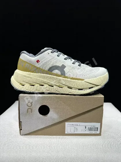 ON Cloudultra 3 로우컷 러닝화 102729