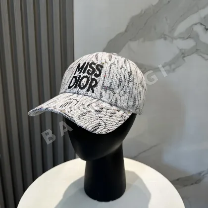 디올 미니멀 베이스볼 모자 133713
