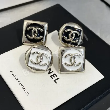 샤넬 슈가 큐브 귀걸이 158739