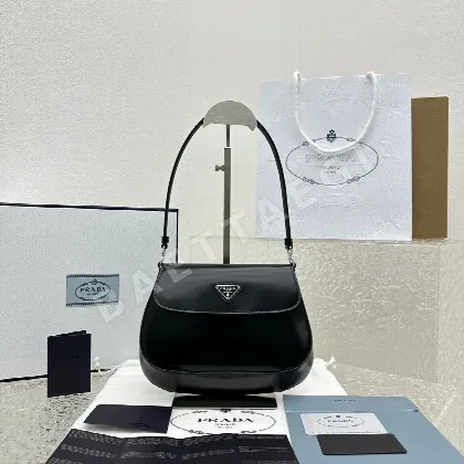 프라다 클레오 언더암백 136600