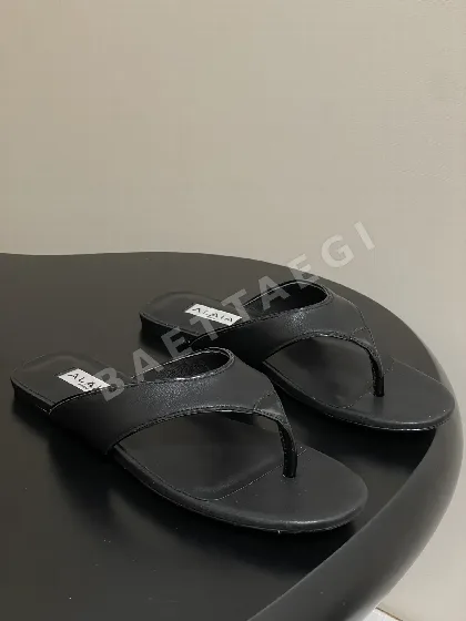 알라이아 스네이크스킨 플립플롭 120428