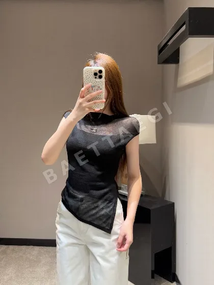 샤넬 비대칭 컷팅 여성 반팔 니트 탑 137744
