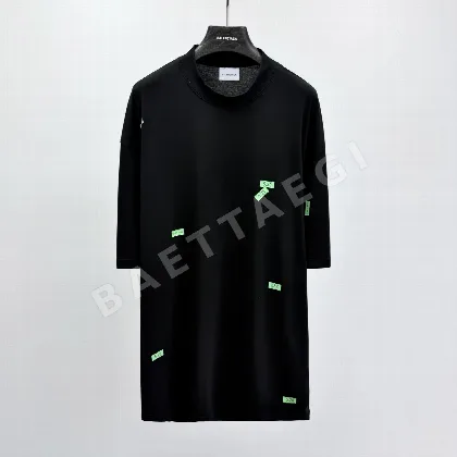 발렌시아가 520 스티커 아트워크 남성 반팔 티셔츠 114198