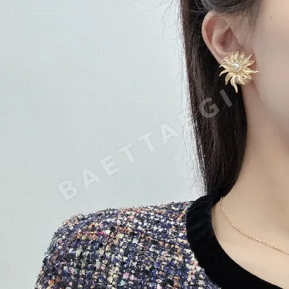 디올 글리터 에나멜 귀걸이 60452