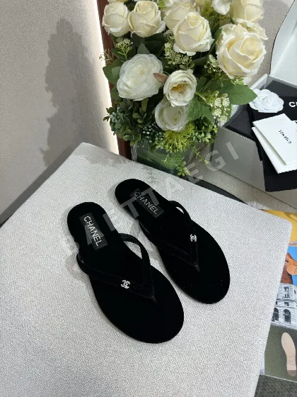 샤넬 벨벳 데님 라인스톤 C 버클 플립플롭 94056