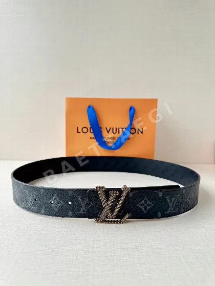 루이비통 LV 이니셜 스터드 리버서블 가죽 벨트 57705