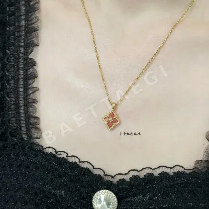 부첼라티 오페라 컬렉션 레드 에나멜 목걸이 64286
