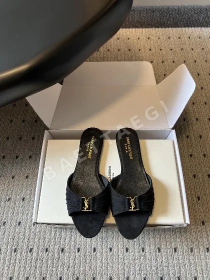 생로랑 플리츠 YSL 버클 플랫 샌들 75022