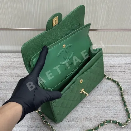 샤넬 그린 금장 캐비어 가방 33232