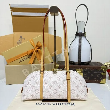 루이비통 스콰이어 이스트 웨스트 가방 M28953