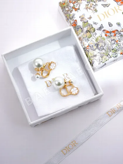 디올 진주 클로버 이니셜 귀걸이 60474
