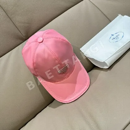 프라다 메탈 로고 야구모자 84698