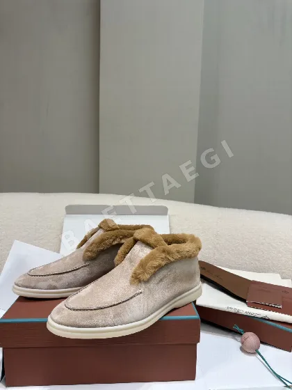 로로피아나 서머워크 코요테 퍼 하이컷 신발 94330