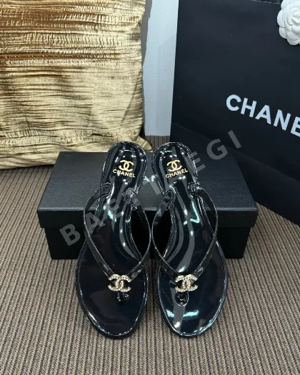 샤넬 더블 C 라인 스톤 버클 젤리 샌들 80130
