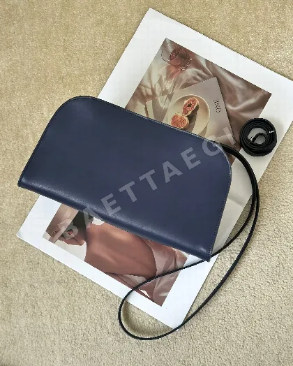 더로우 페기 클러치 가방 76206