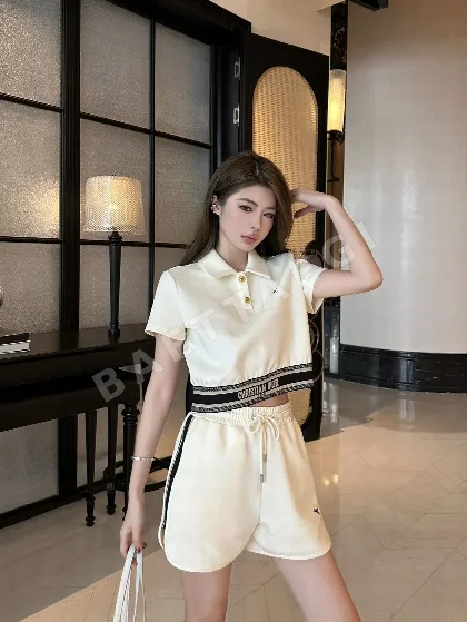 디올 레터 웨빙 벌 자수 카라 탑 반바지 세트 96316