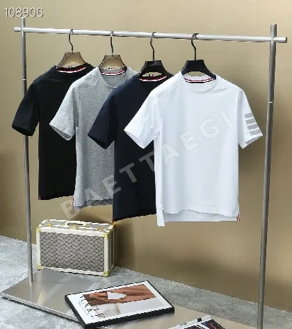 톰브라운 4바 스트라이프 남성 반팔 티셔츠 50513