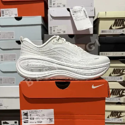 나이키 [GT] 보메로 플러스 HV8154-102 201497 Nike Vomero Plus Triple White