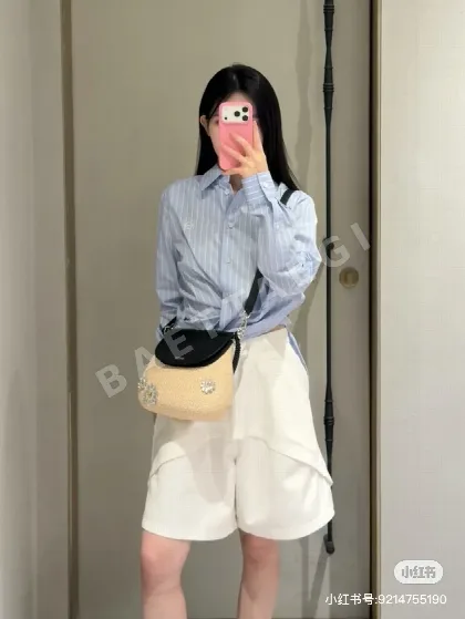 로에베 비대칭 심 화이트 반바지 151806