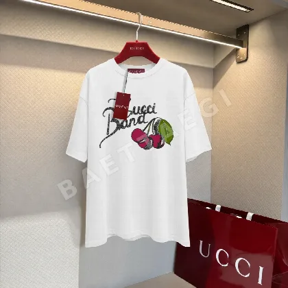 구찌 체리 그래피티 레터링 반팔 티셔츠 88192