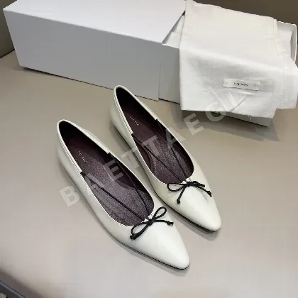 더로우 뾰족 앞코 로우힐 플랫 슈즈 94577