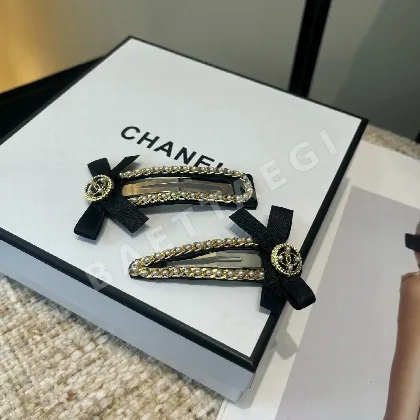 샤넬 진주 장식 앞머리 클립 헤어악세사리 183597