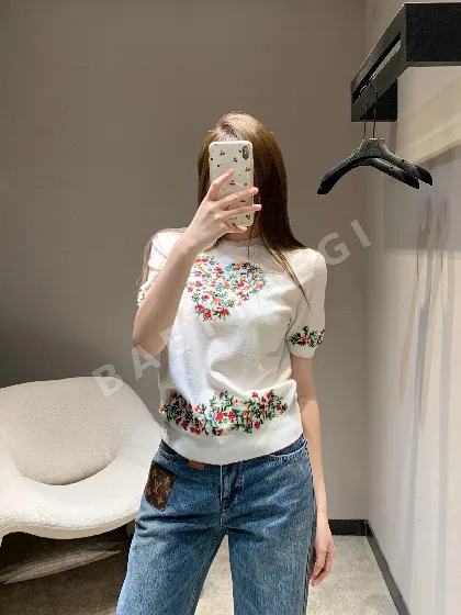 디올 꽃무늬 자수 울 반팔 니트