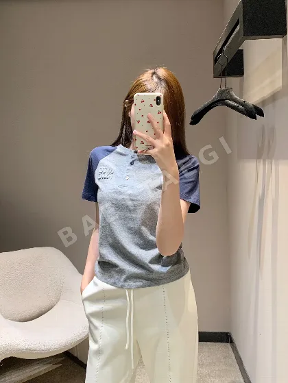 미우미우 컬러블록 크루넥 반팔 티셔츠 52925
