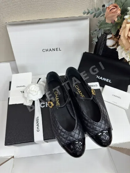 샤넬 더블 C 퀼팅 램스킨 메리제인 93389