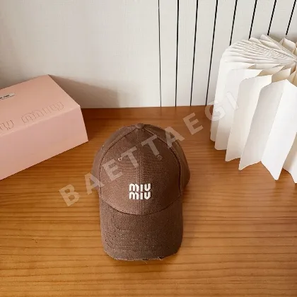 미우미우 자수 베이스볼 캡 80856