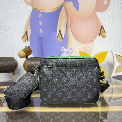 루이비통 모노그램 에클립스 메신저백 M26052