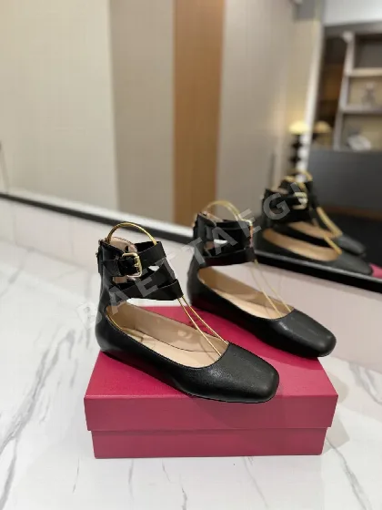 발렌티노 V로고 보우 라운드토 신발 105591