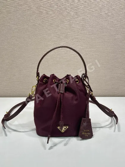 프라다 나일론 버킷백 1BE067 122452