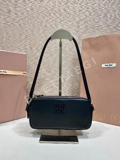 미우미우 패딩 가죽 토트백 숄더백 5NE024