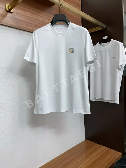 로에베 크루넥 반팔 티셔츠