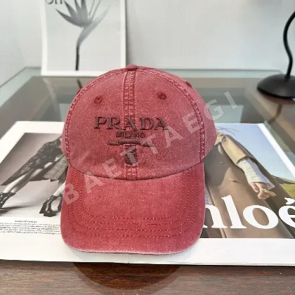 프라다 베이스볼 캡 119371