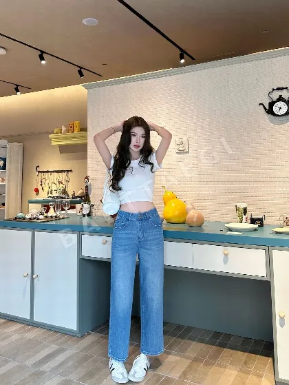 로에베 스트레이트 레그 크롭 여성 바지 117041