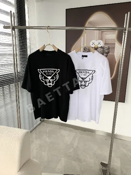 프라다 클래식 로고 프린트 여성 반팔 티셔츠 88821