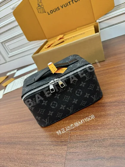 루이비통 M11508 가죽 숄더백