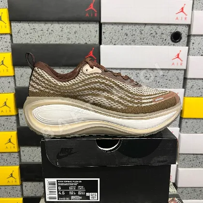 나이키 [XY] 보메로 플러스 IQ4482-001 201247 Nike Vomero Plus Caldera Brown Dark Field