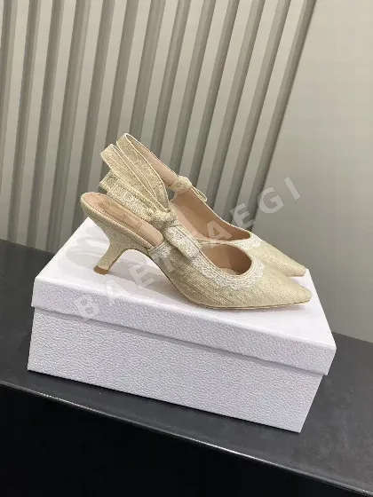 디올 보타이 키튼힐 샌들 95734