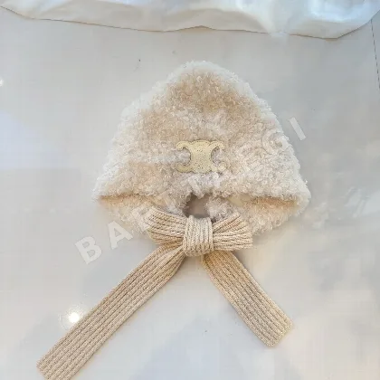 셀린느 테디 롤 캡 83588