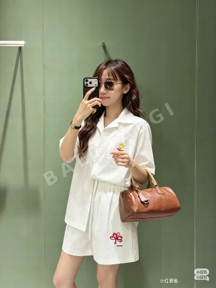 프라다 자수 포인트 반소매 원피스 137742